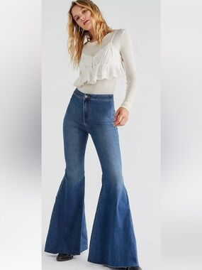 Free People We The Free Bell Bottom Flare High Waist Boho Blue Jeans Size 26